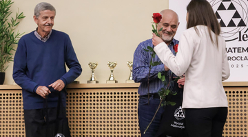 Prof. Tomasz Żak i dr Jerzy Ryczaj, przechodzący na emeryturę - fot. K. Mazur